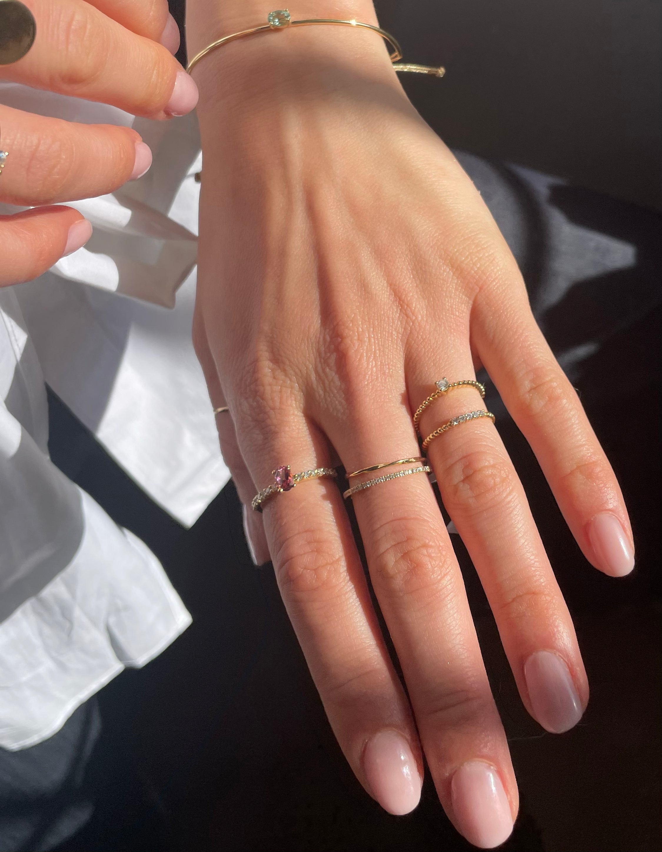 GioGio Jewels - ミニマルなデザインの 18K ゴールド ジュエリー ブランド GioGio Jewels - ミニマルなデザインの 18K ゴールド ジュエリー ブランド